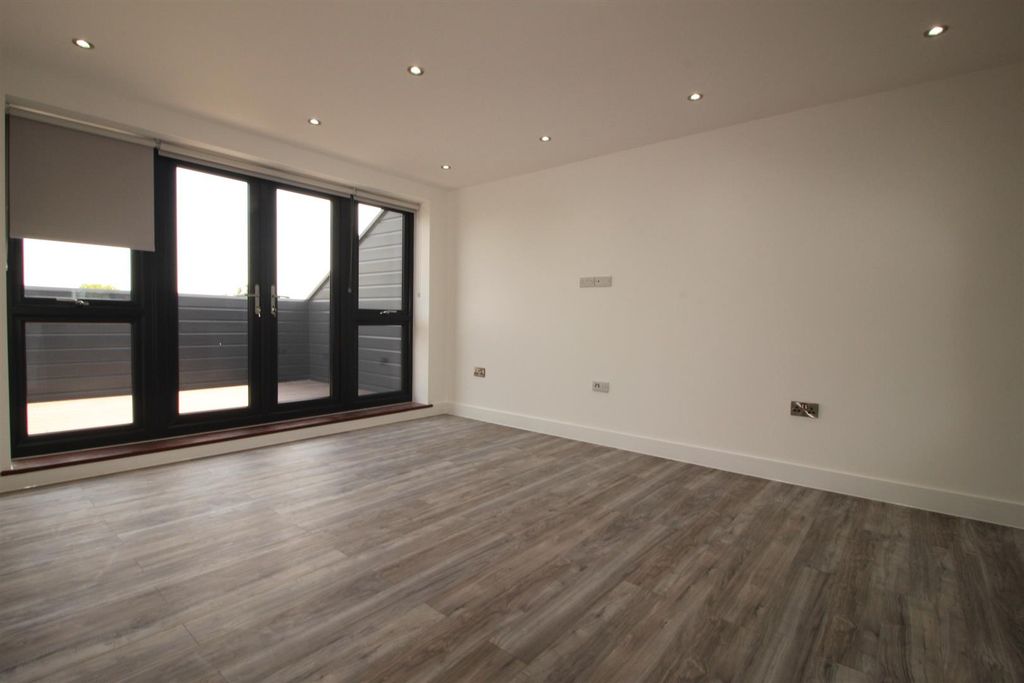 Property photo 2 of 7 Img_5941.Jpg