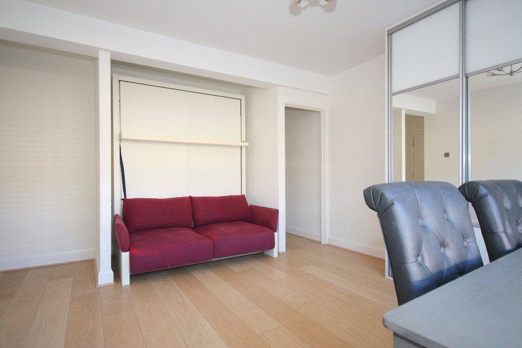 Property photo 1 of 3