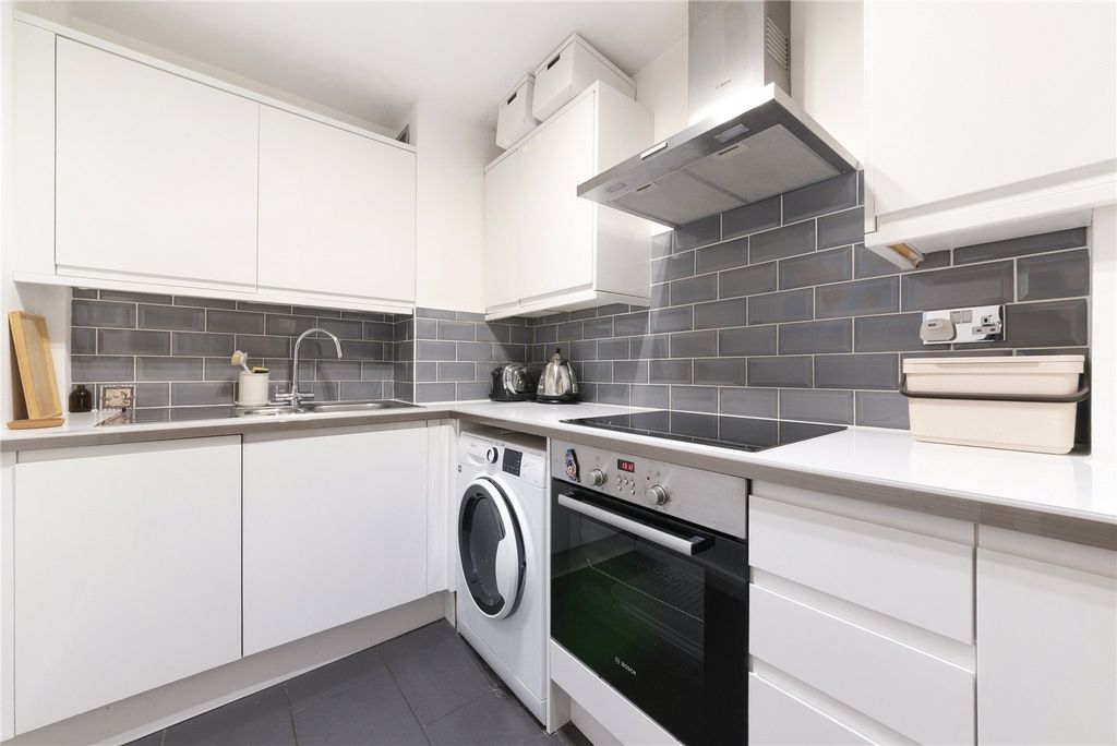 Property photo 3 of 12 Picture No. 10