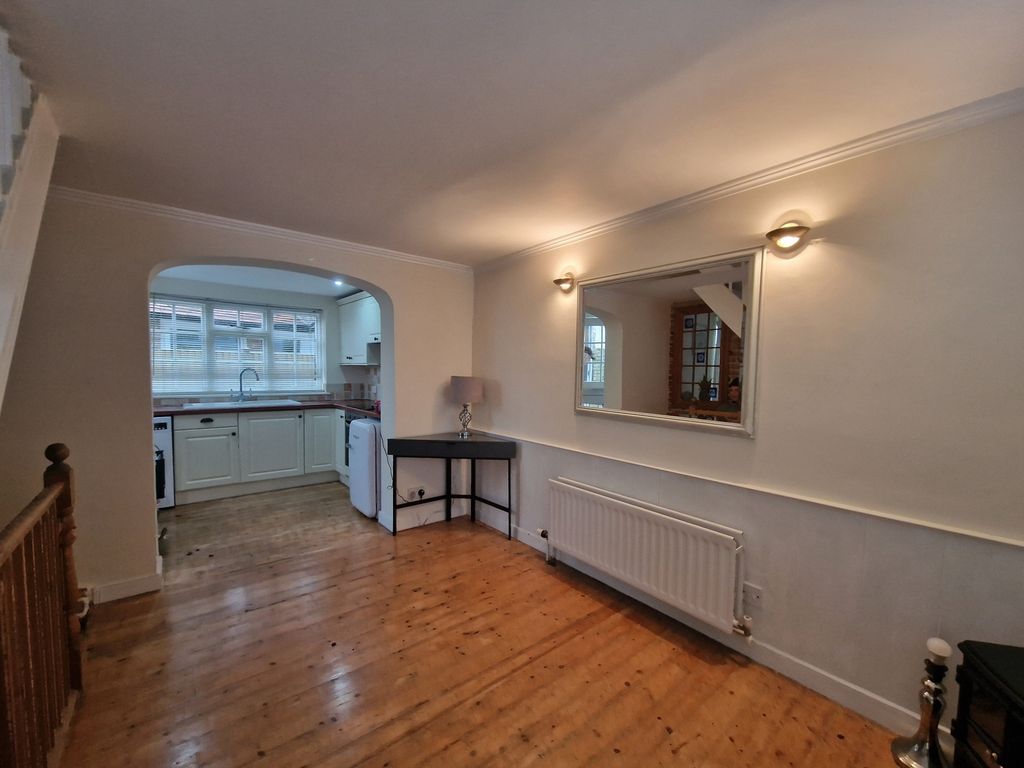 Property photo 3 of 10 Photo 6