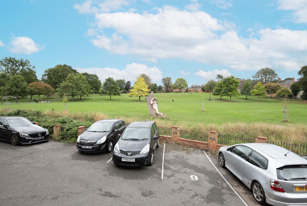 Property photo 2 of 13 Dsc_2741.Gif