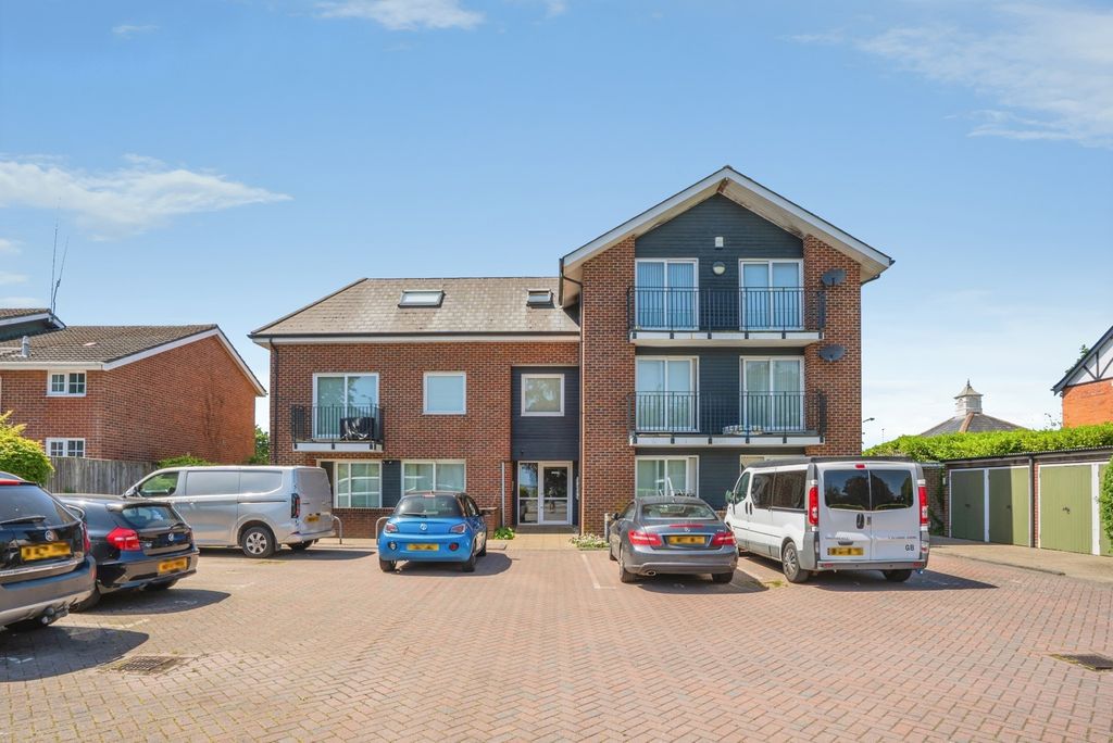Property photo 1 of 20 Pbox-Img.Jpg