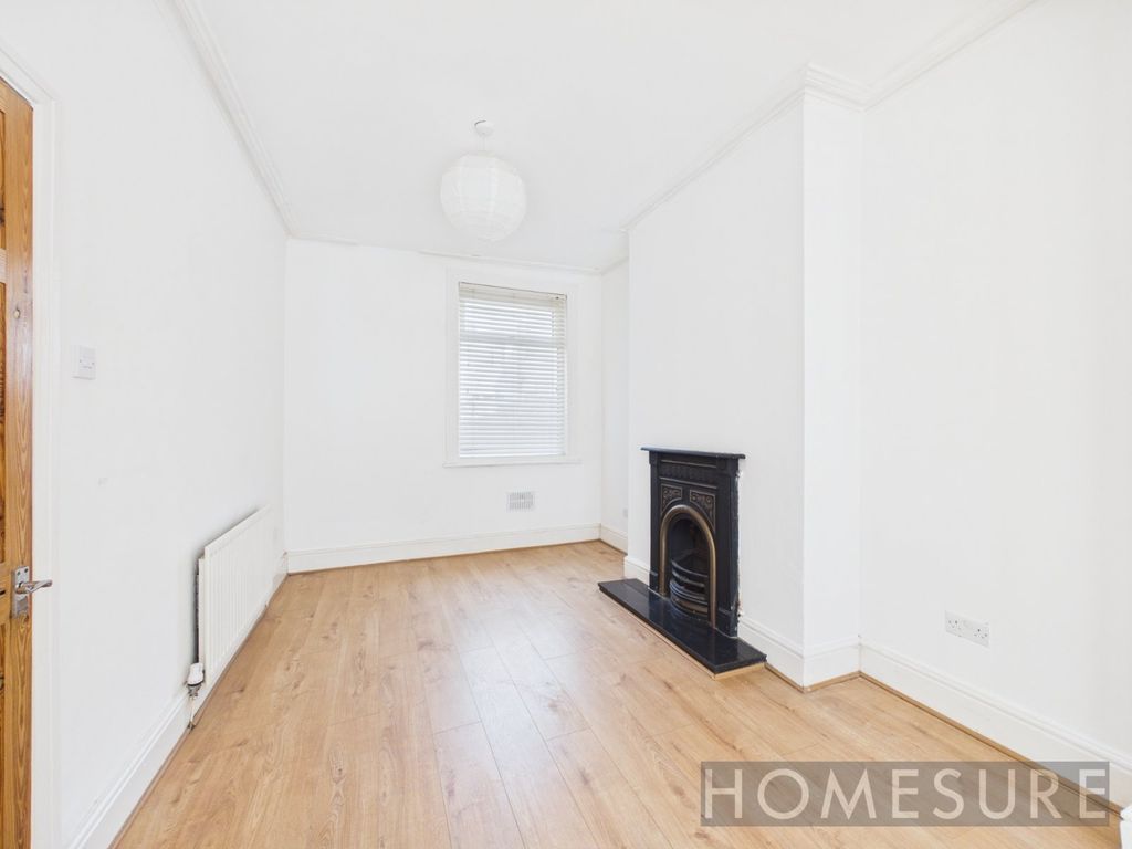 Property photo 3 of 15 Dining Room