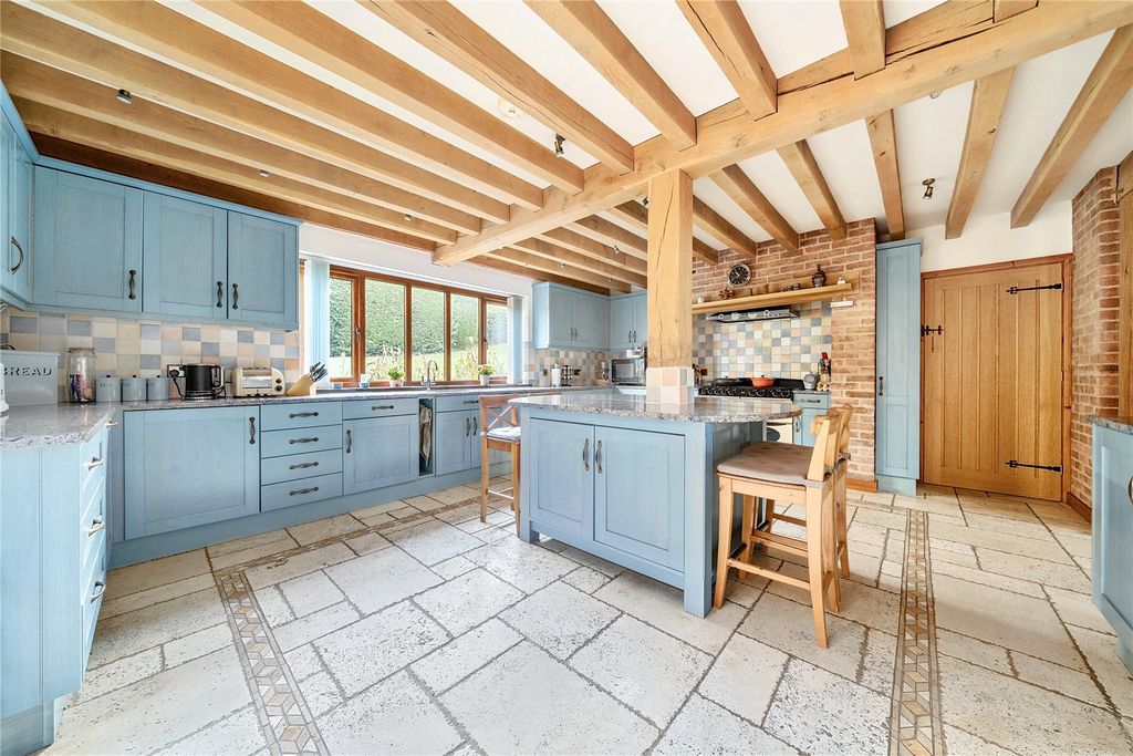 Property photo 3 of 18 Kitchen