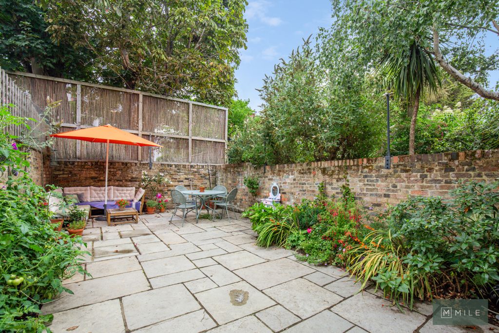 Property photo 3 of 9 14