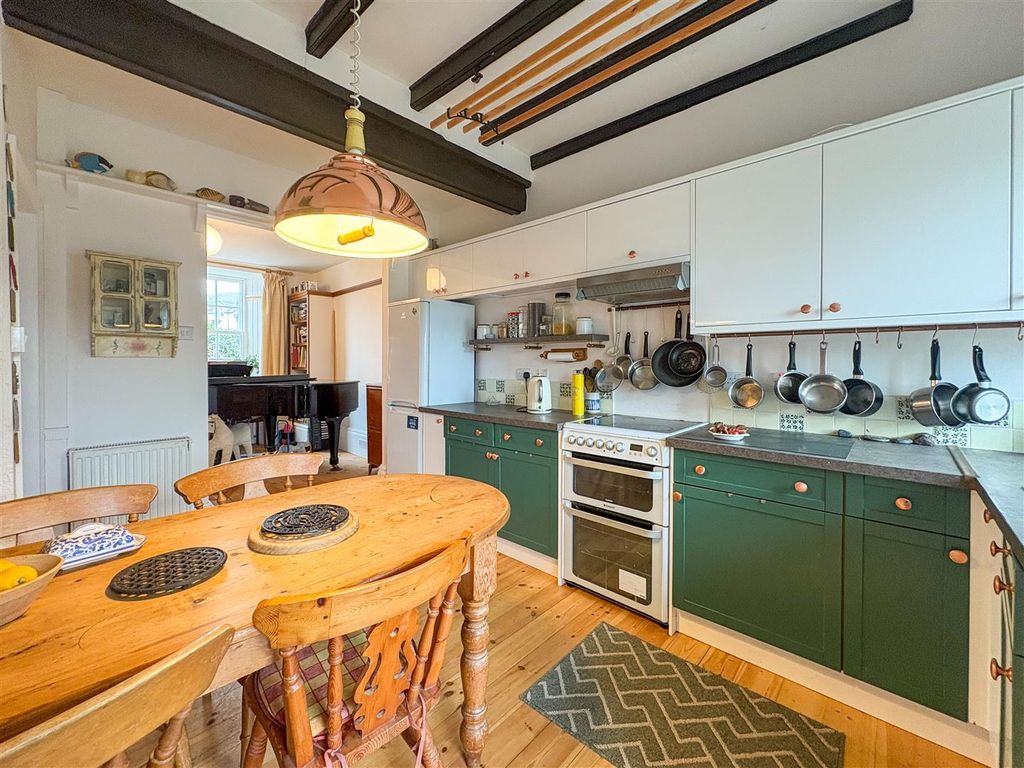 Property photo 3 of 29 Kitchen/Diner