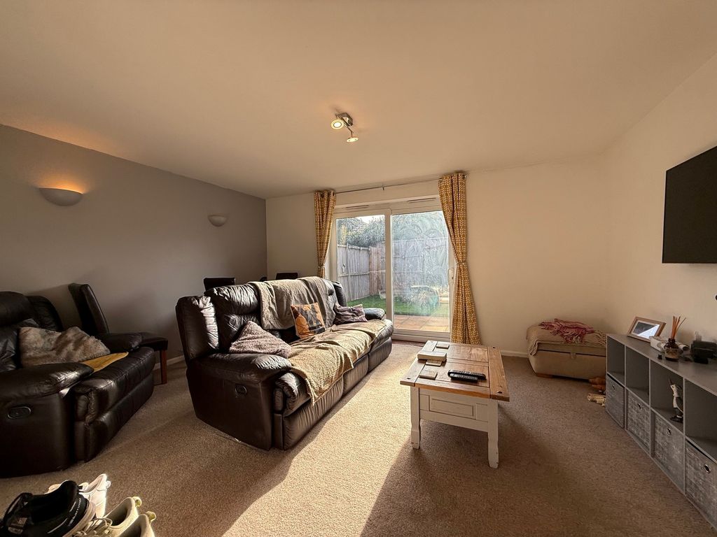 Property photo 3 of 8