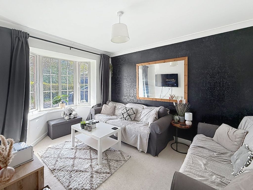 Property photo 3 of 34