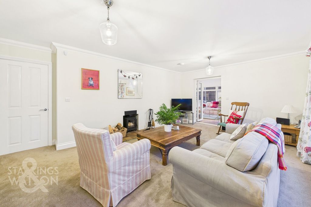 Property photo 3 of 25