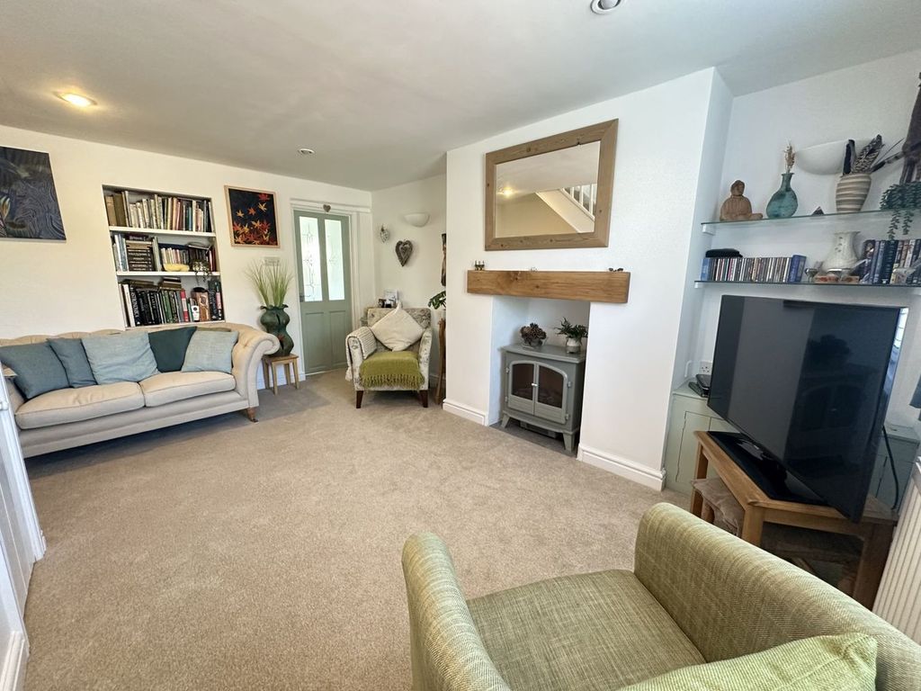 Property photo 2 of 18