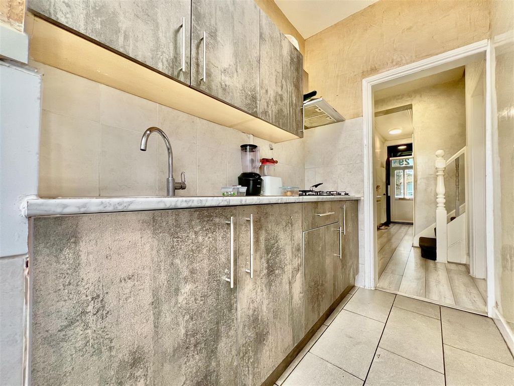 Property photo 2 of 15 Kitchen