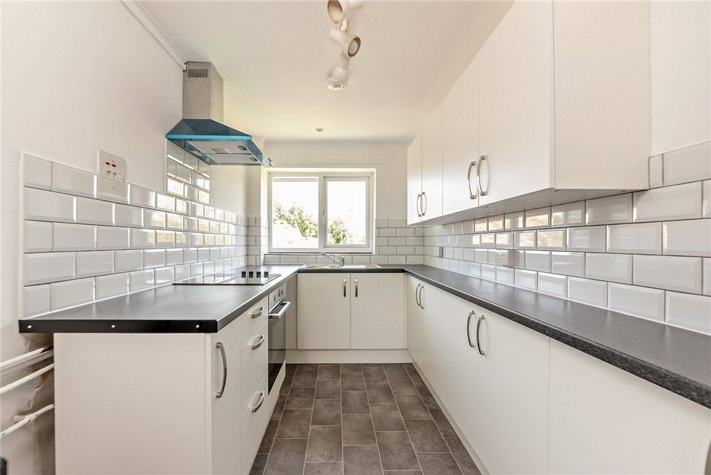 Property photo 3 of 11 Picture No. 18