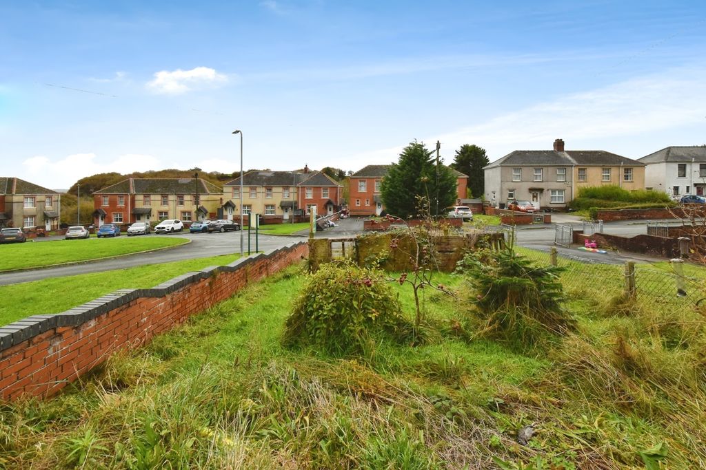 Property photo 3 of 18 Photo