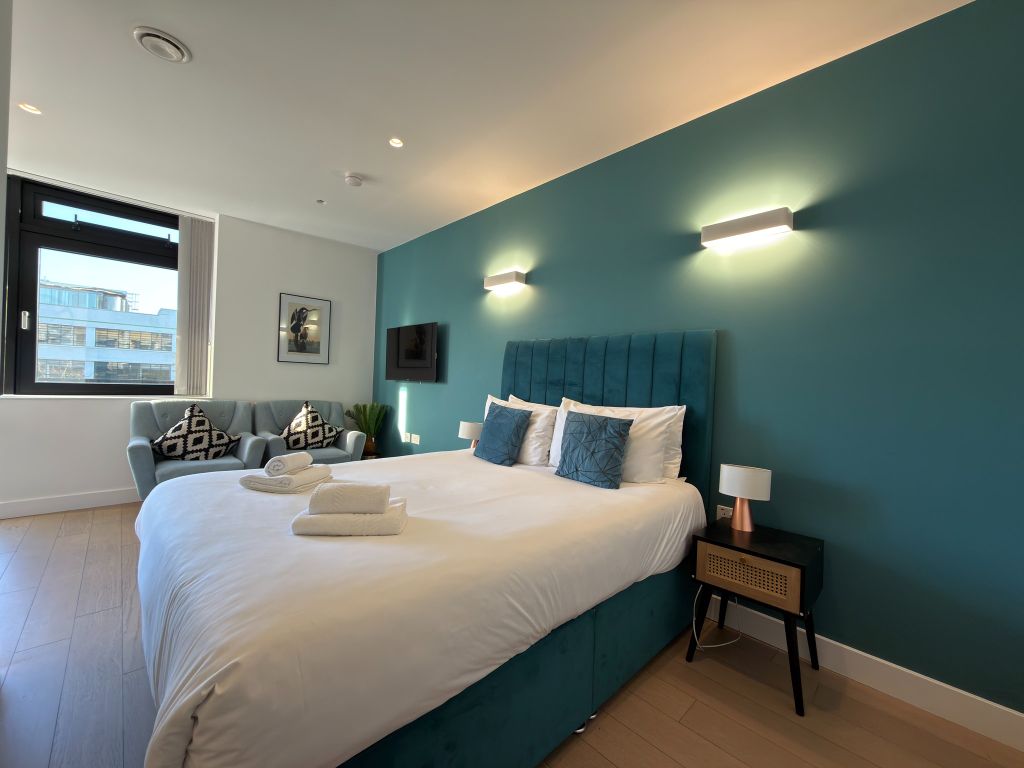 Property photo 1 of 19 Bedroom