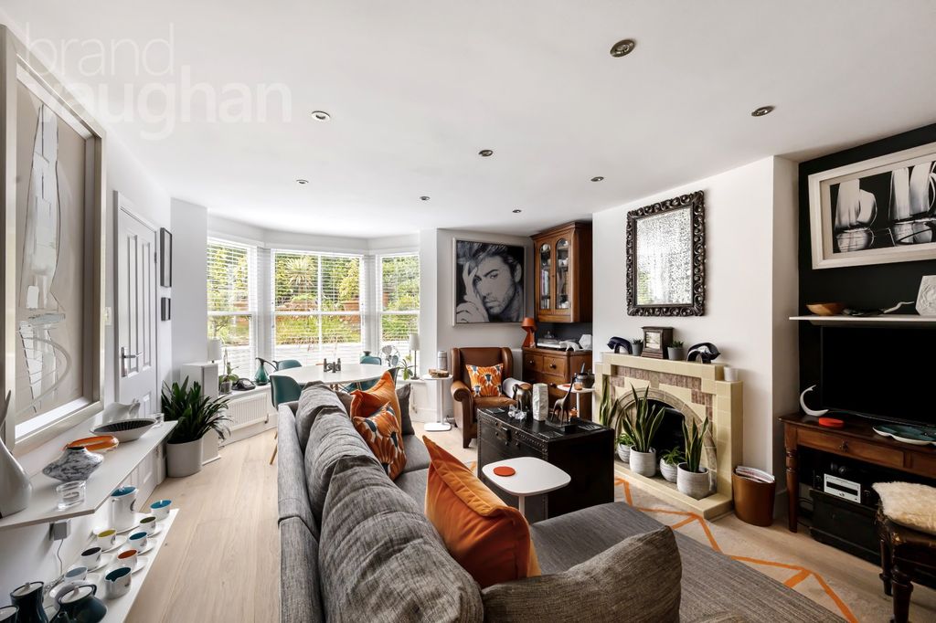 Property photo 3 of 19 Picture No. 25