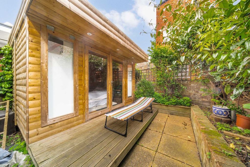 Property photo 2 of 5