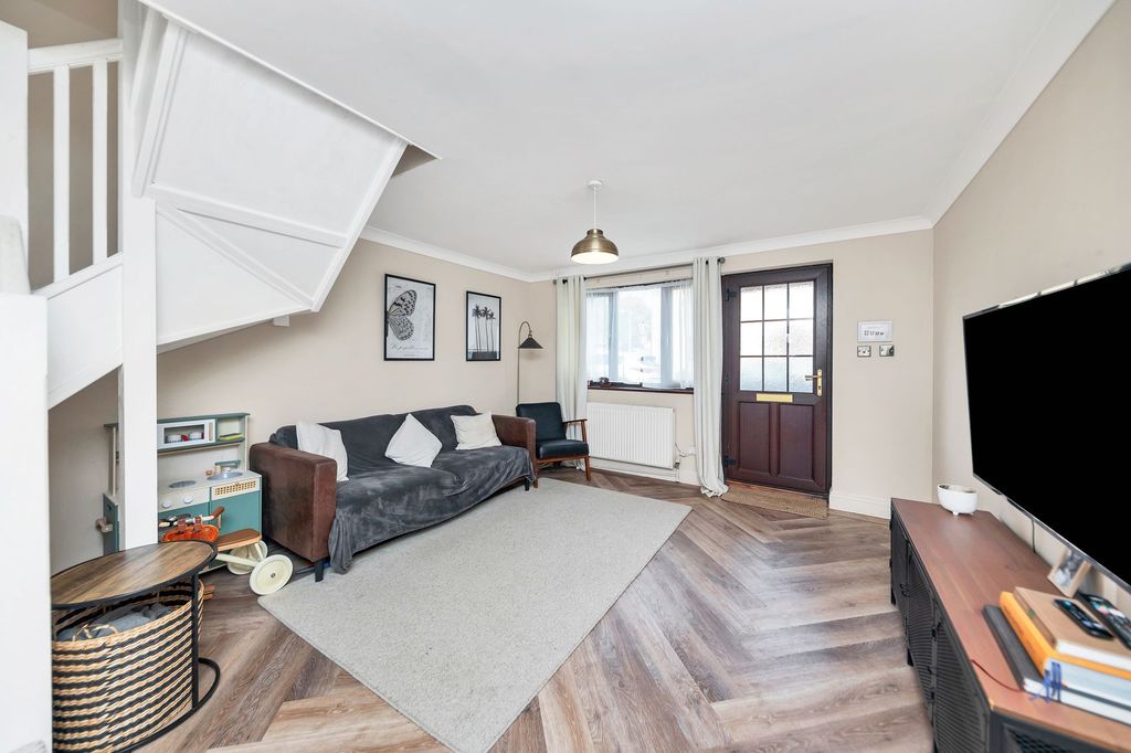 Property photo 3 of 16