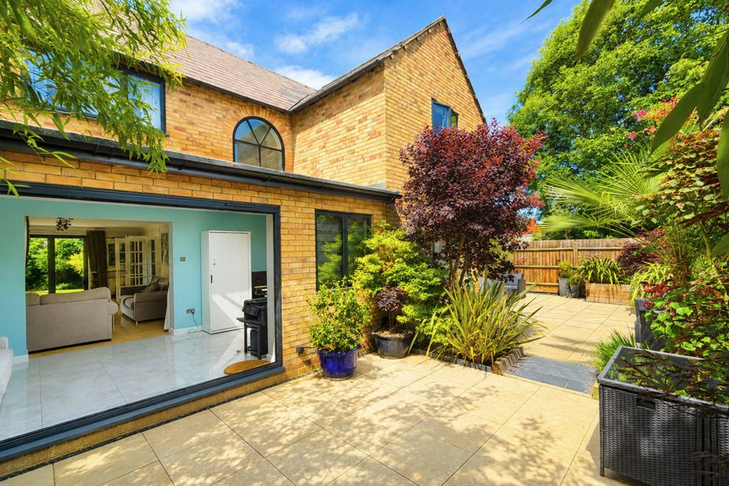 Property photo 1 of 24