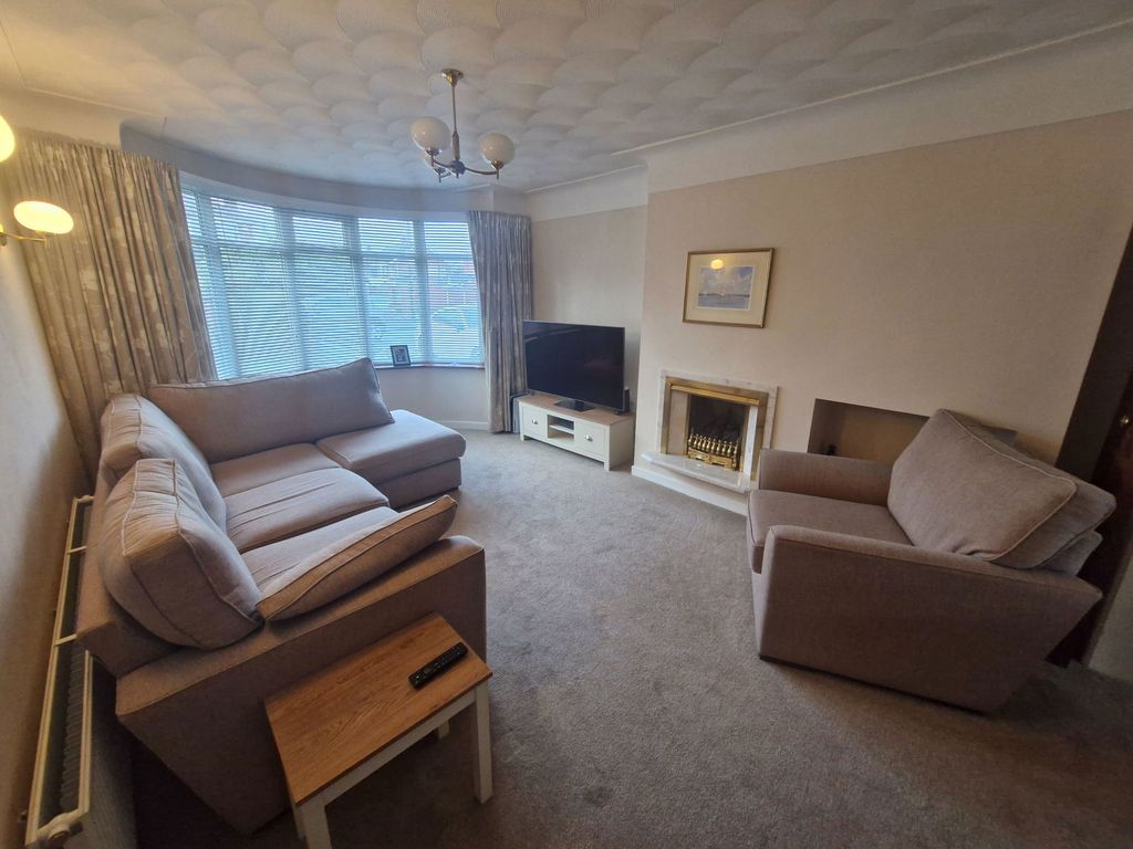 Property photo 3 of 36