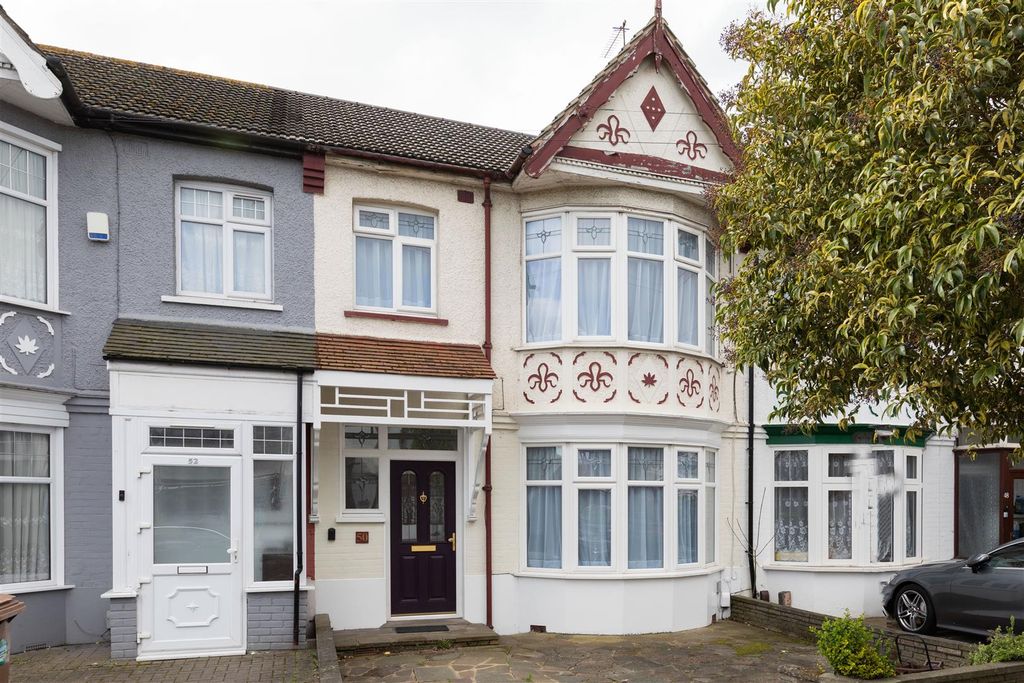 Property photo 1 of 19 Rowden Road, E4