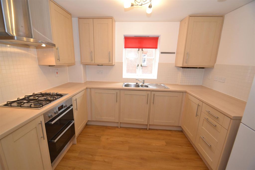Property photo 3 of 13 Kitchen (4).Jpg