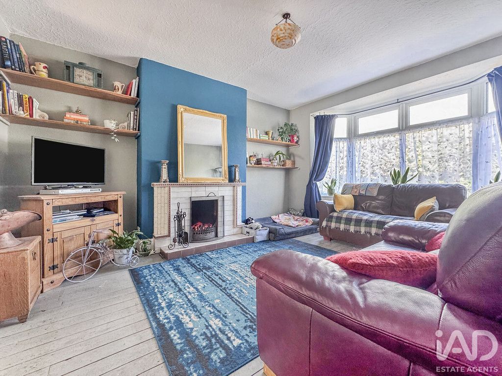 Property photo 2 of 24