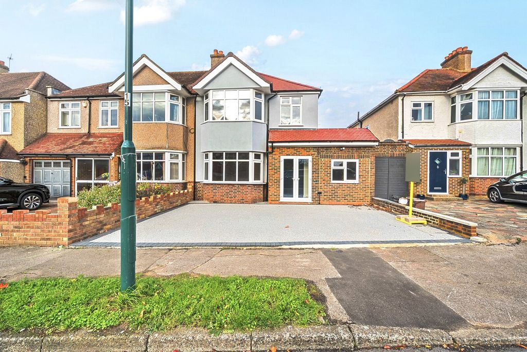 Property photo 1 of 12 External