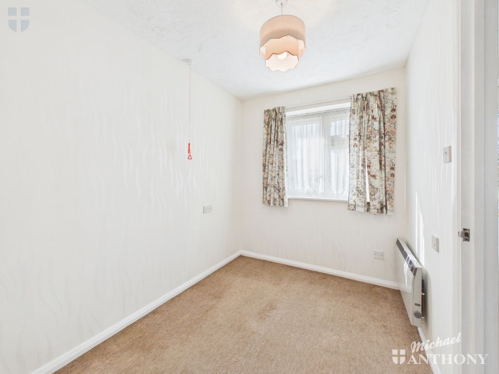 Property photo 3 of 16 Cam03852G0-Pr0568-Still001