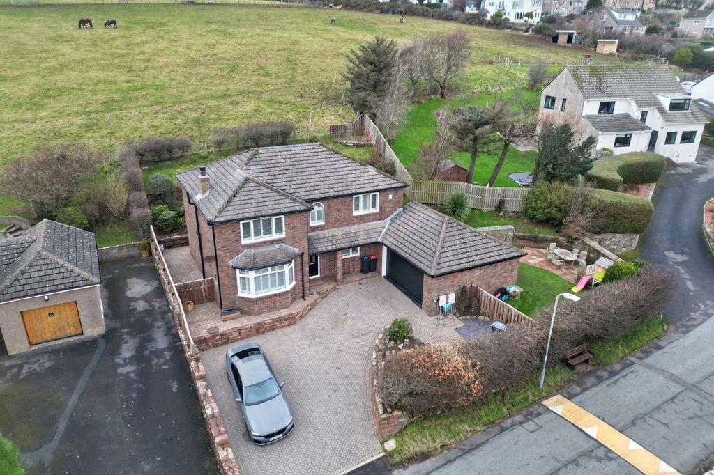 Property photo 1 of 28