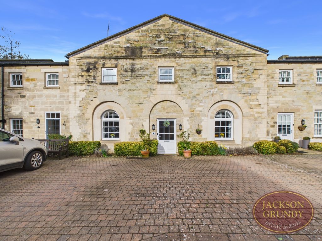 Property photo 1 of 28 Thornton Hall Close