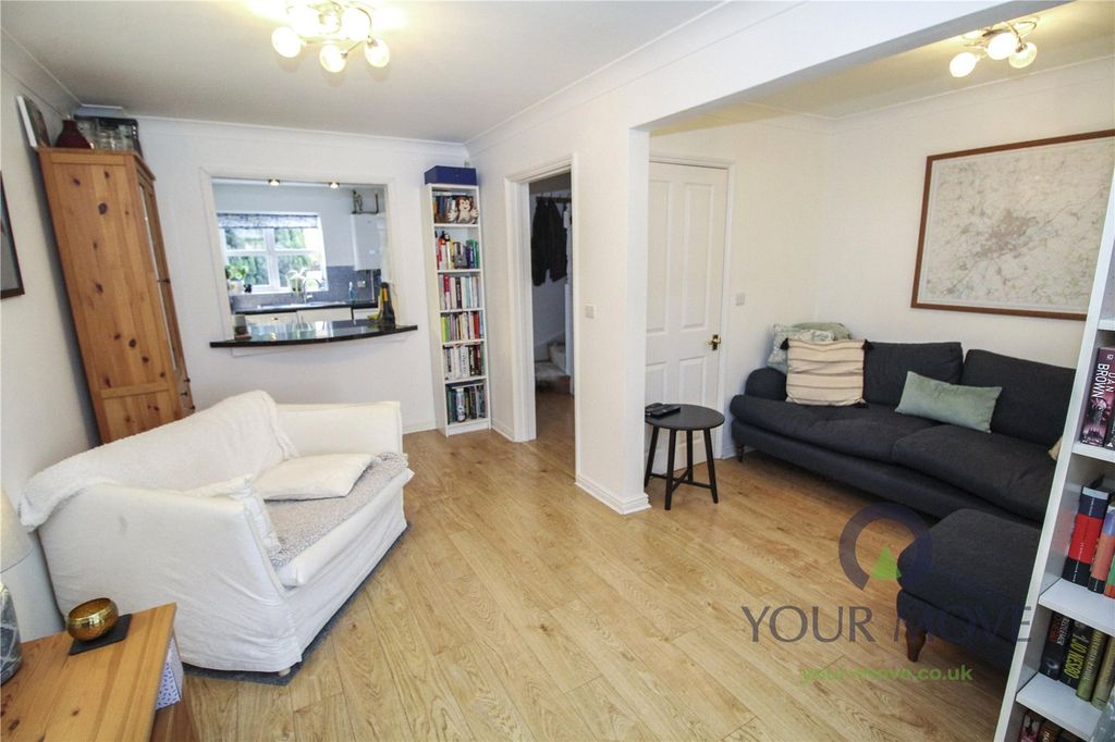 Property photo 2 of 22 Living Room