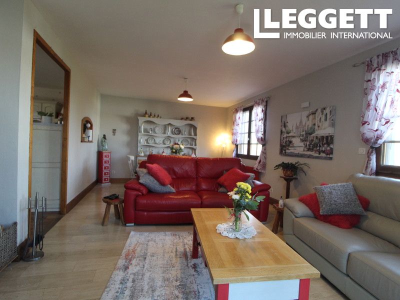 Property photo 2 of 10