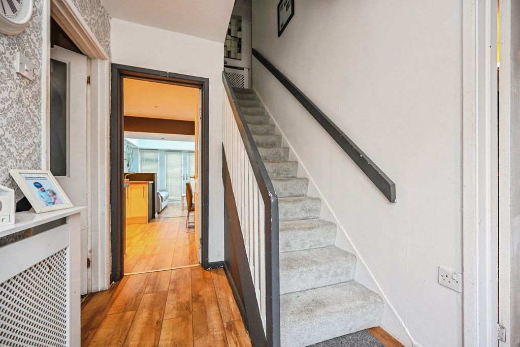 Property photo 2 of 17 Photo