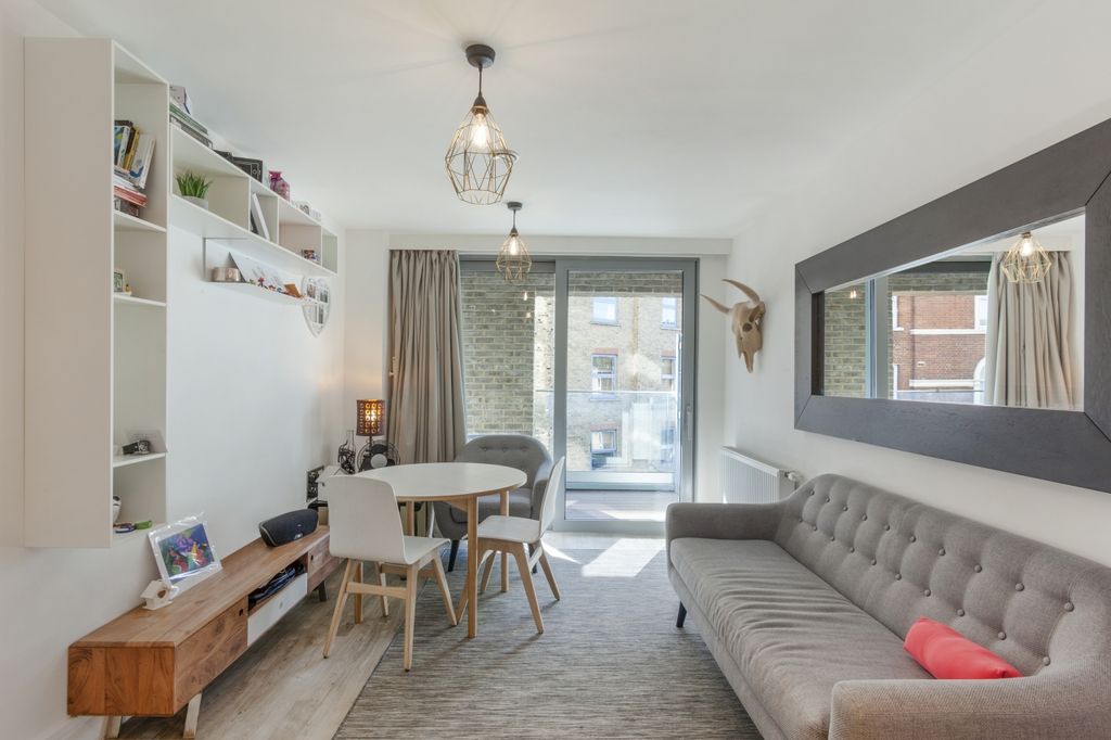 Property photo 1 of 8 Cadence, Dalston Cur