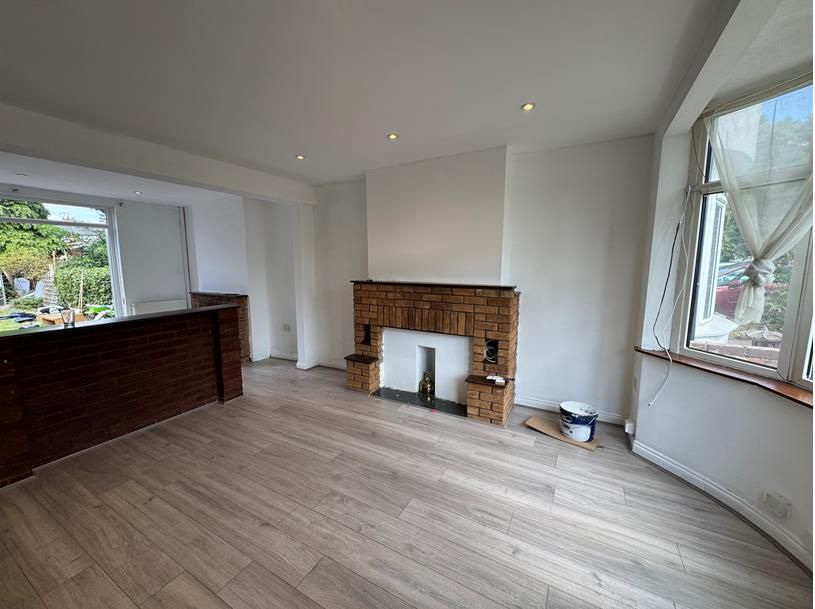Property photo 2 of 11 Living Room