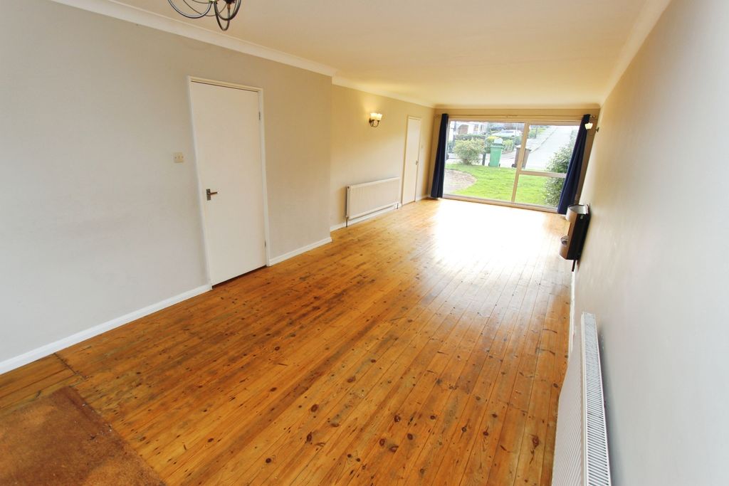 Property photo 3 of 19