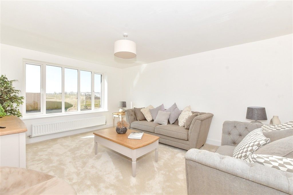 Property photo 2 of 20 Sitting Room