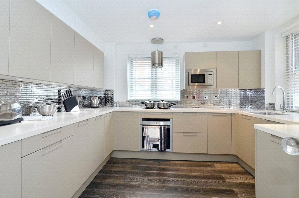 Property photo 1 of 8 Kitchen