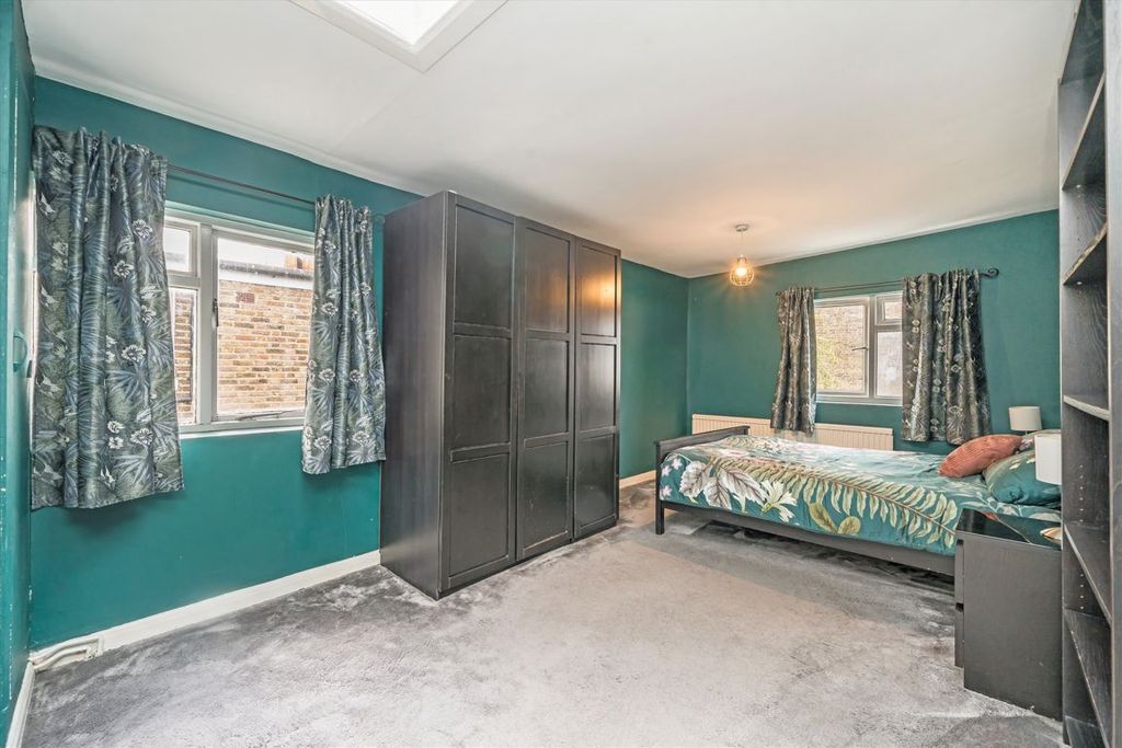 Property photo 3 of 8