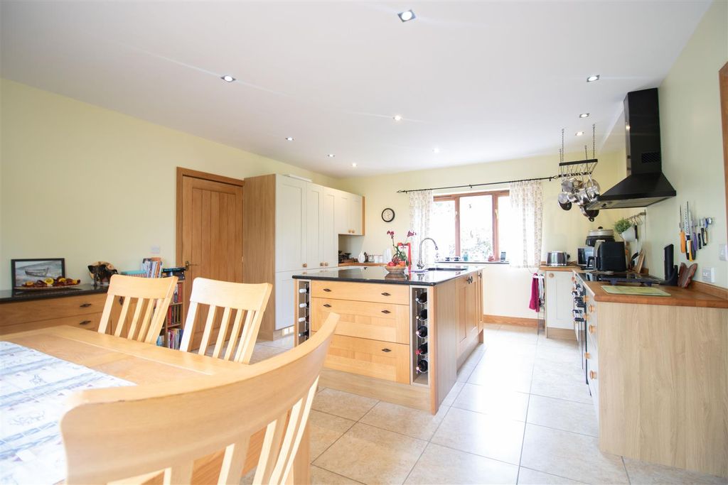 Property photo 3 of 119 Img_6776.Jpg