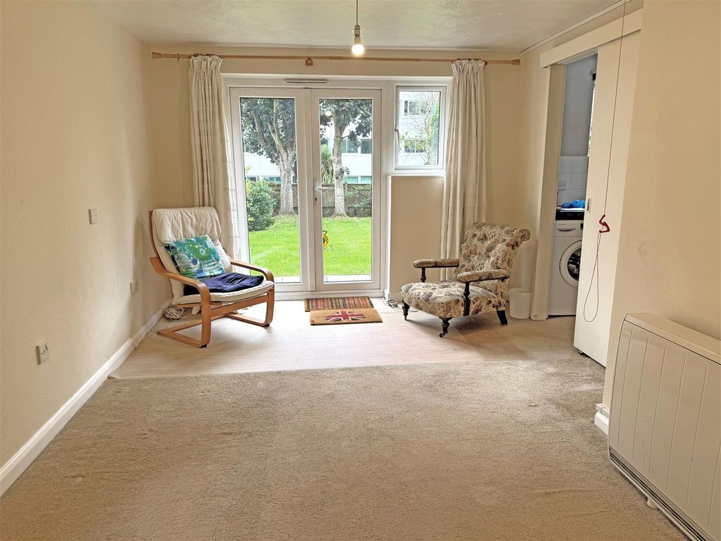 Property photo 2 of 12 E2.Jpg