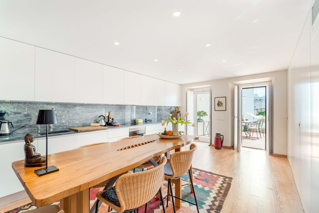 Property photo 2 of 30