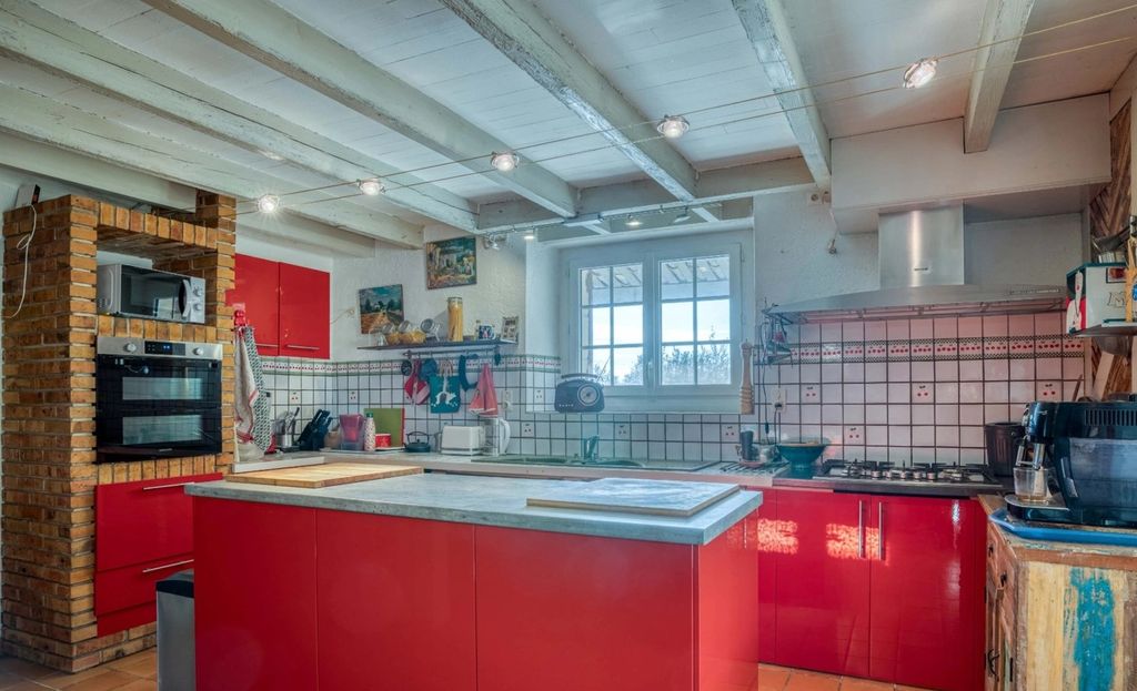 Property photo 3 of 11