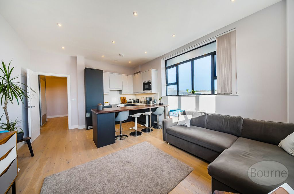 Property photo 2 of 17 Picture 2