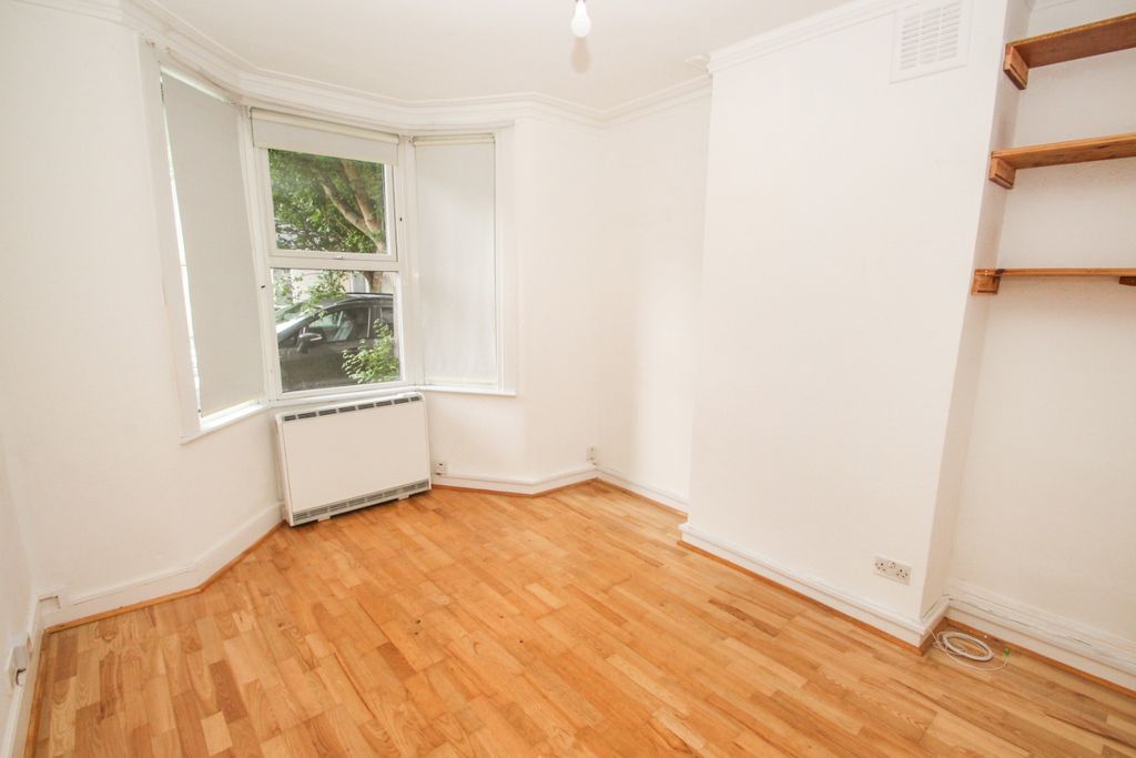 Property photo 2 of 14 5174162