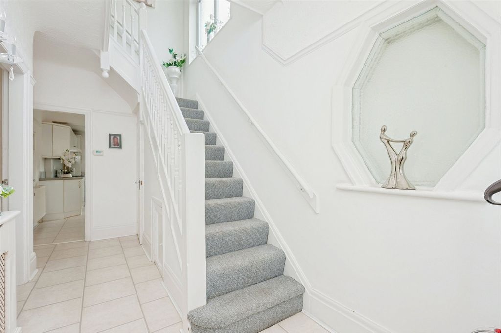 Property photo 2 of 17 Picture No. 08