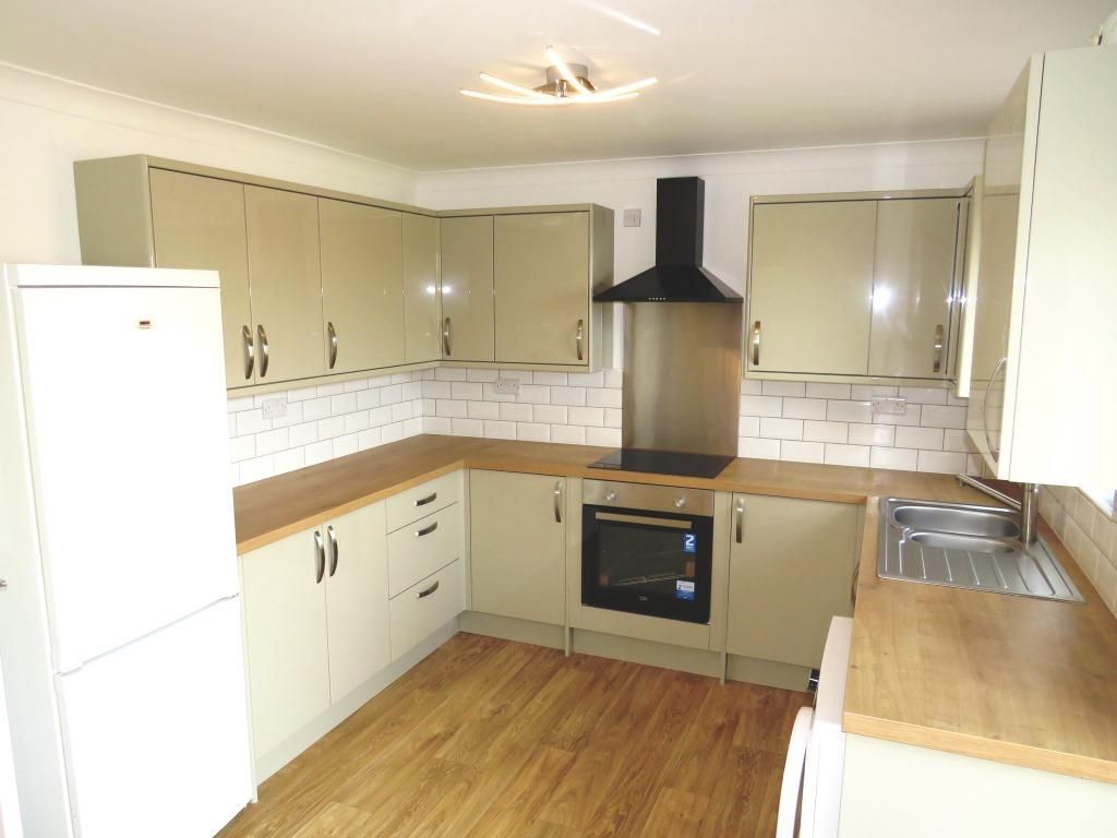 Property photo 2 of 15 Kitchen