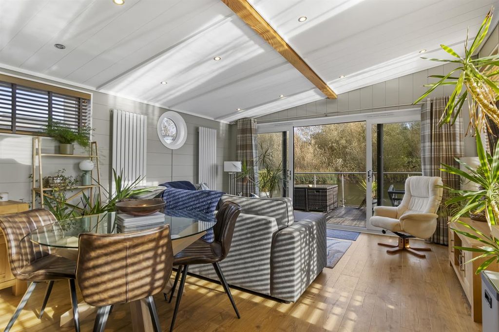 Property photo 3 of 13 Photo 3