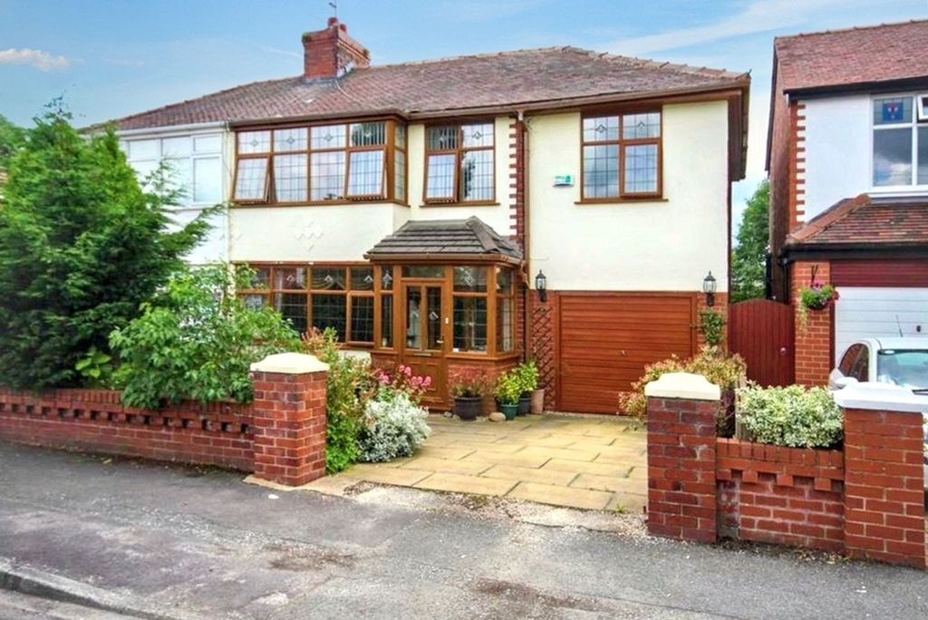 Property photo 1 of 3