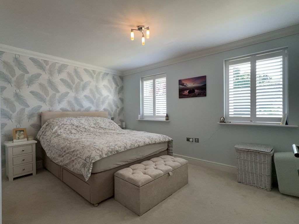 Additional image 5 of 2 bed flat for saleLove Lane, Shaw, Newbury RG14